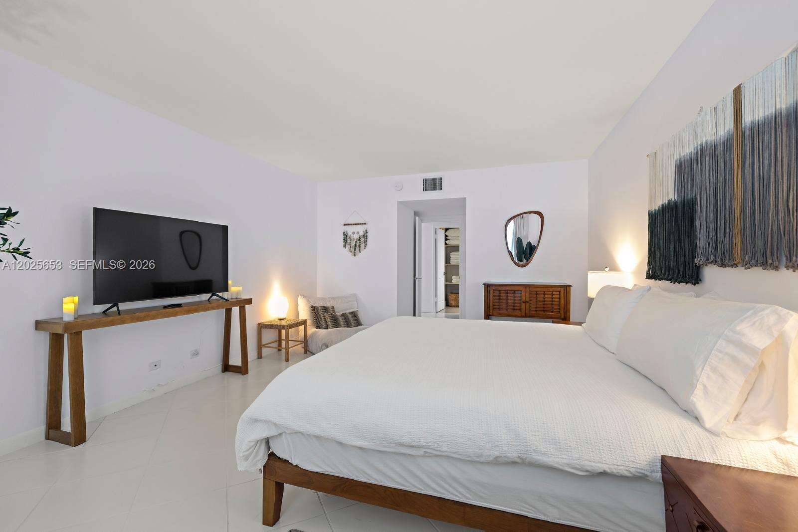 Roney Palace at 2301 Collins Ave, Miami Beach, FL 33139 - Out Of market photo 41