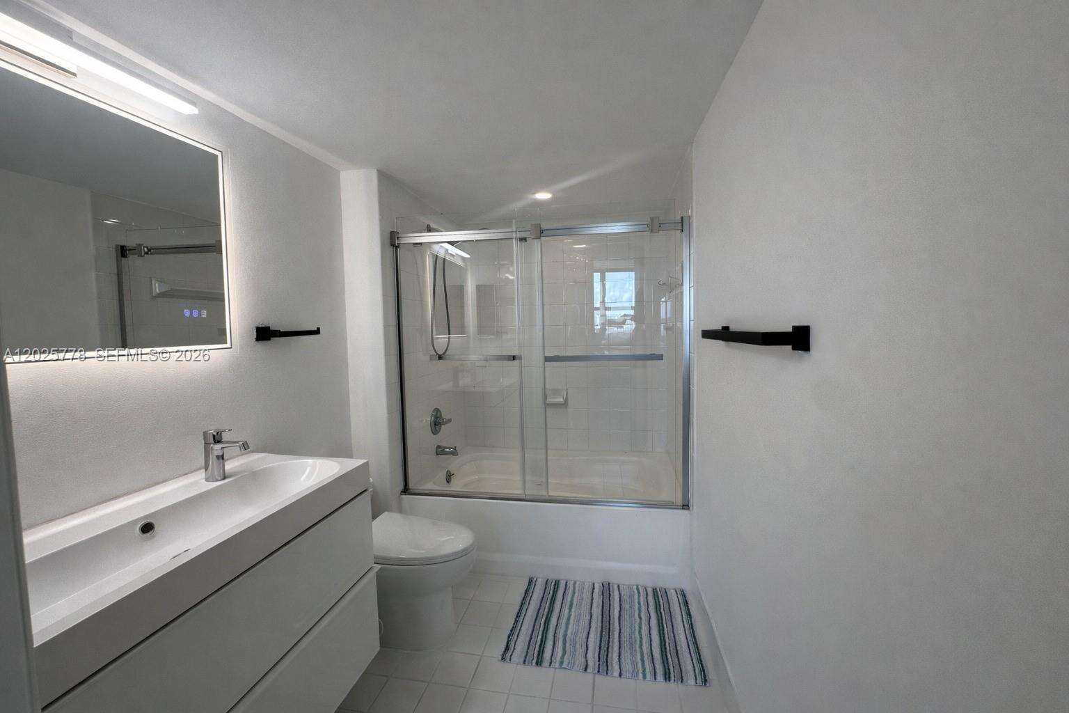Yacht Club At Portofino at 90 Alton Rd, Miami Beach, FL 33139 - For Rent photo 16