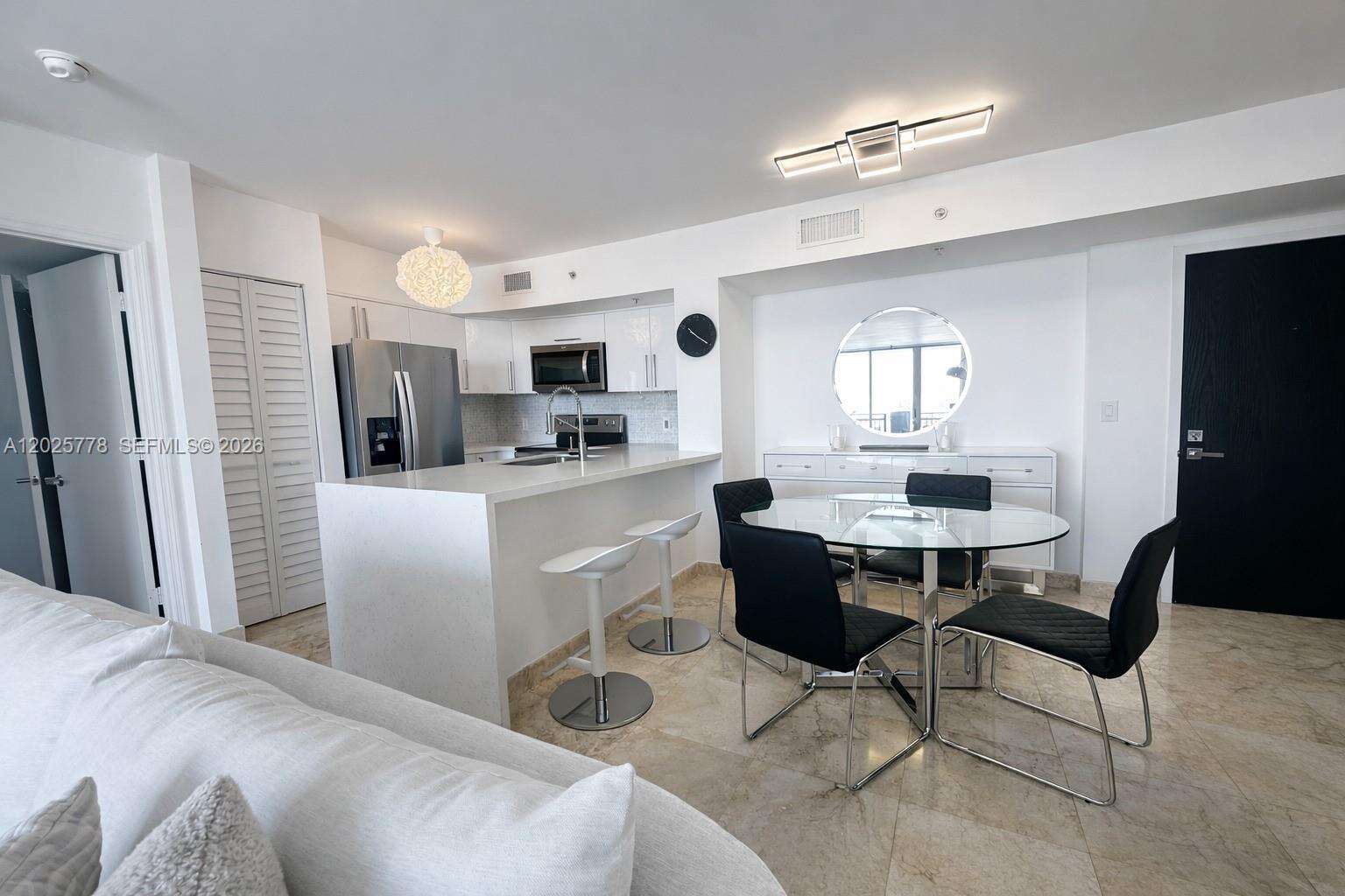 Yacht Club At Portofino at 90 Alton Rd, Miami Beach, FL 33139 - For Rent photo 3