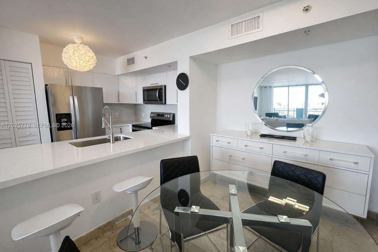 Yacht Club At Portofino at 90 Alton Rd, Miami Beach, FL 33139 - For Rent photo 5