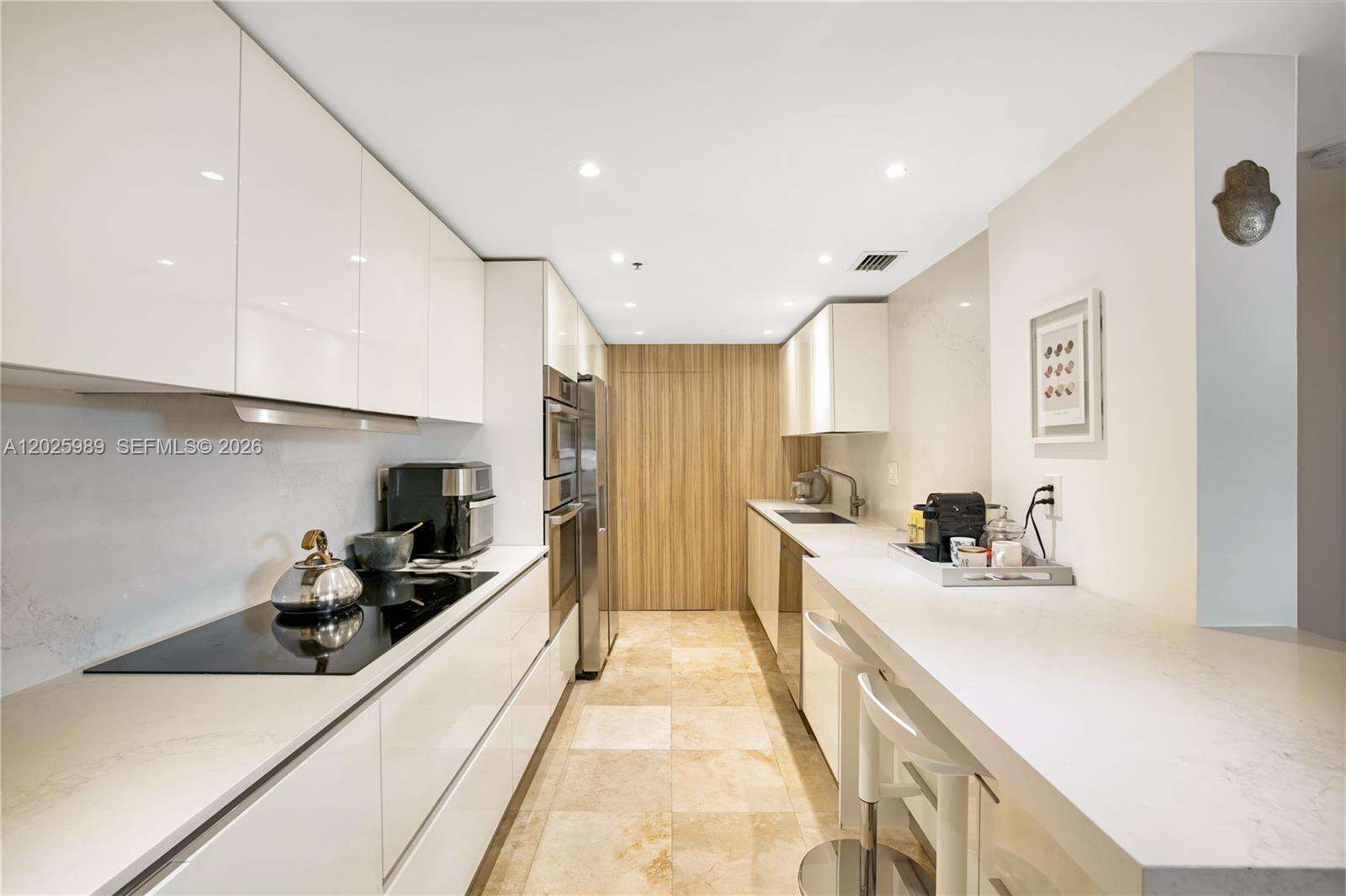 Courvoisier Courts at 701 Brickell Key Blvd, Miami, FL 33131 - For Rent photo 2
