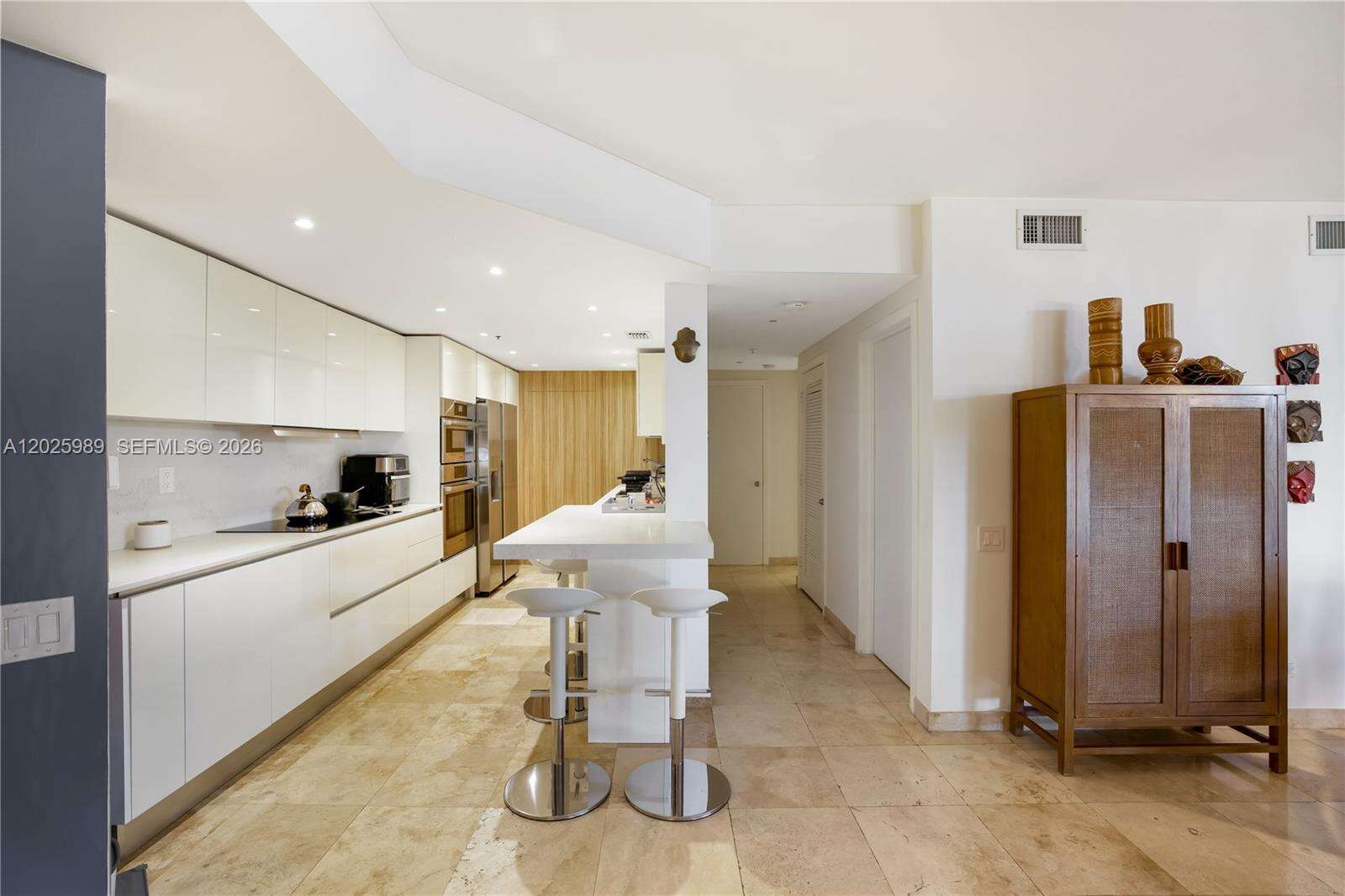 Courvoisier Courts at 701 Brickell Key Blvd, Miami, FL 33131 - For Rent photo 3