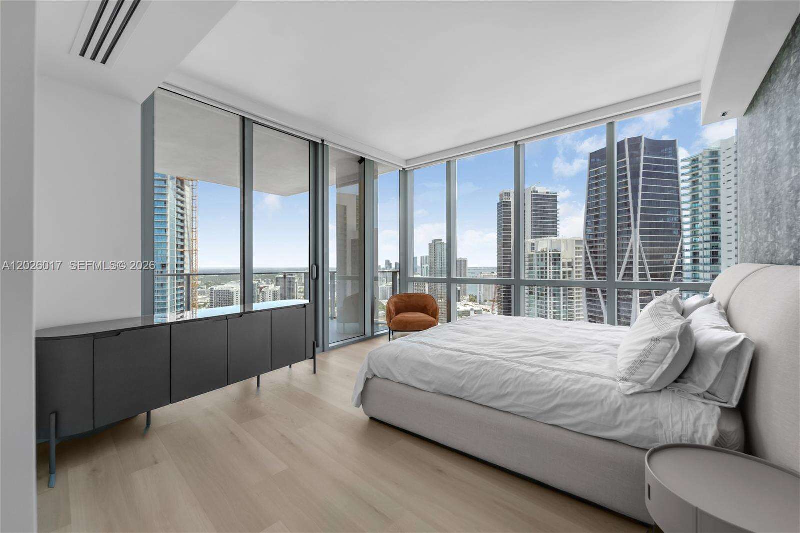 Paramount Miami Worldcenter at 851 1 Ave, Miami, FL 33132 - For Rent photo 2