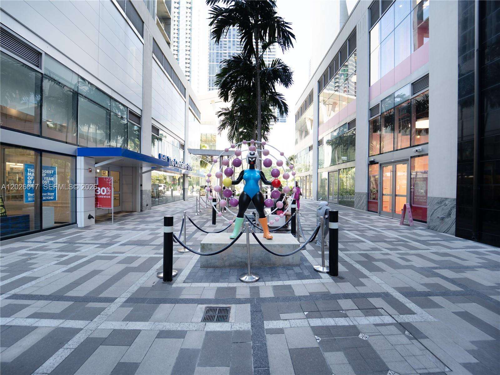 Paramount Miami Worldcenter at 851 1 Ave, Miami, FL 33132 - For Rent photo 137