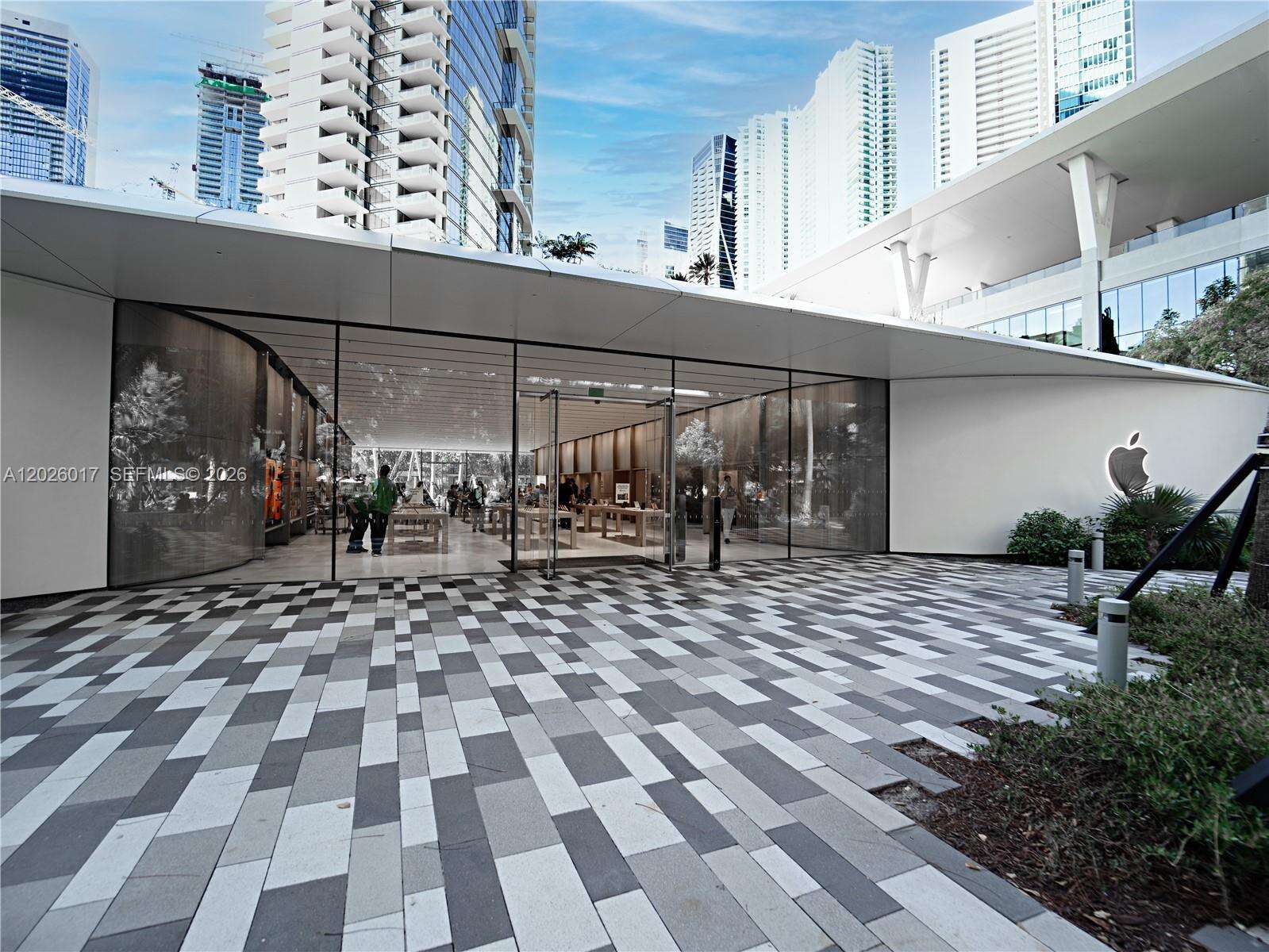 Paramount Miami Worldcenter at 851 1 Ave, Miami, FL 33132 - For Rent photo 141