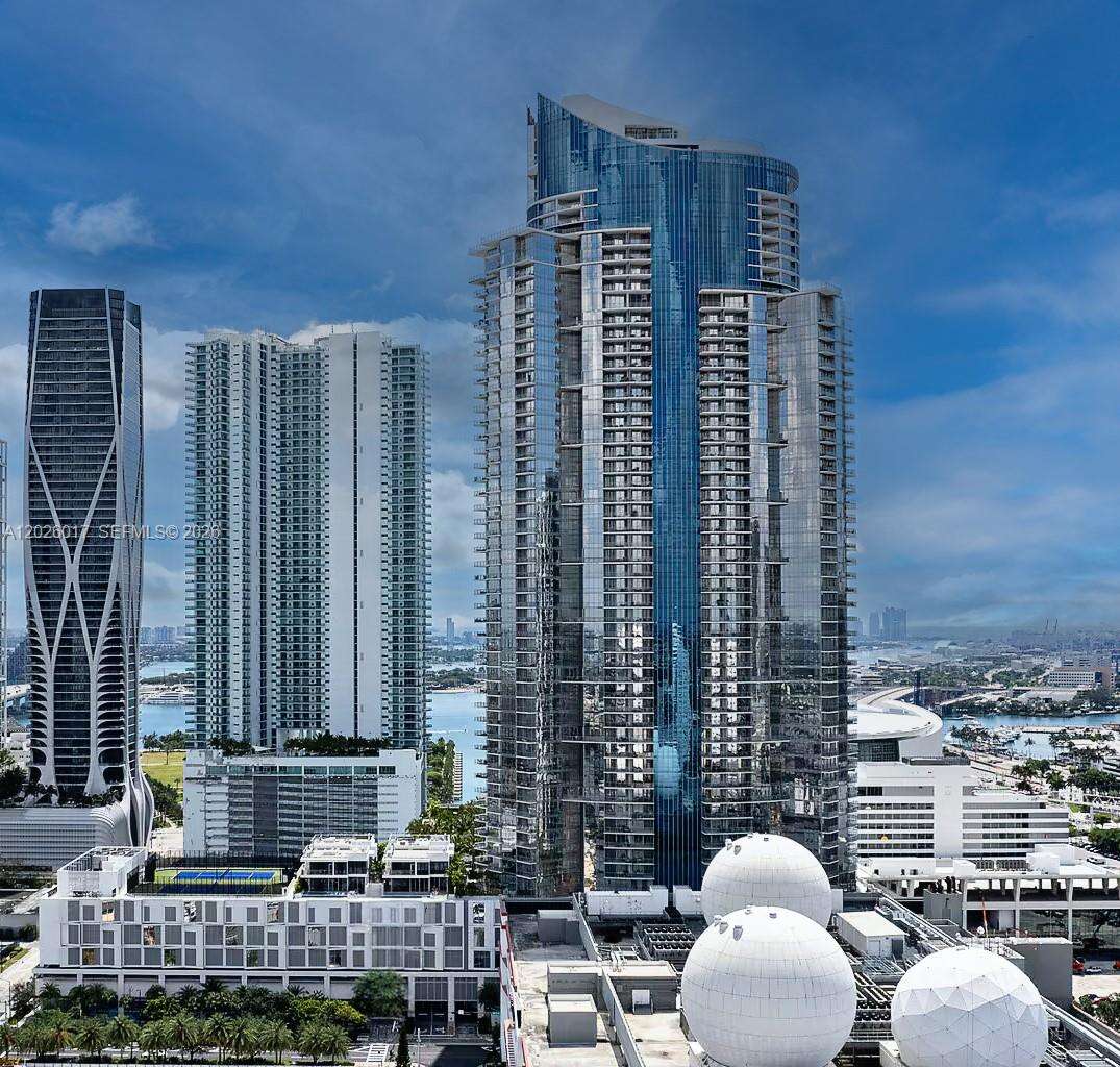 Paramount Miami Worldcenter at 851 1 Ave, Miami, FL 33132 - For Rent photo 3
