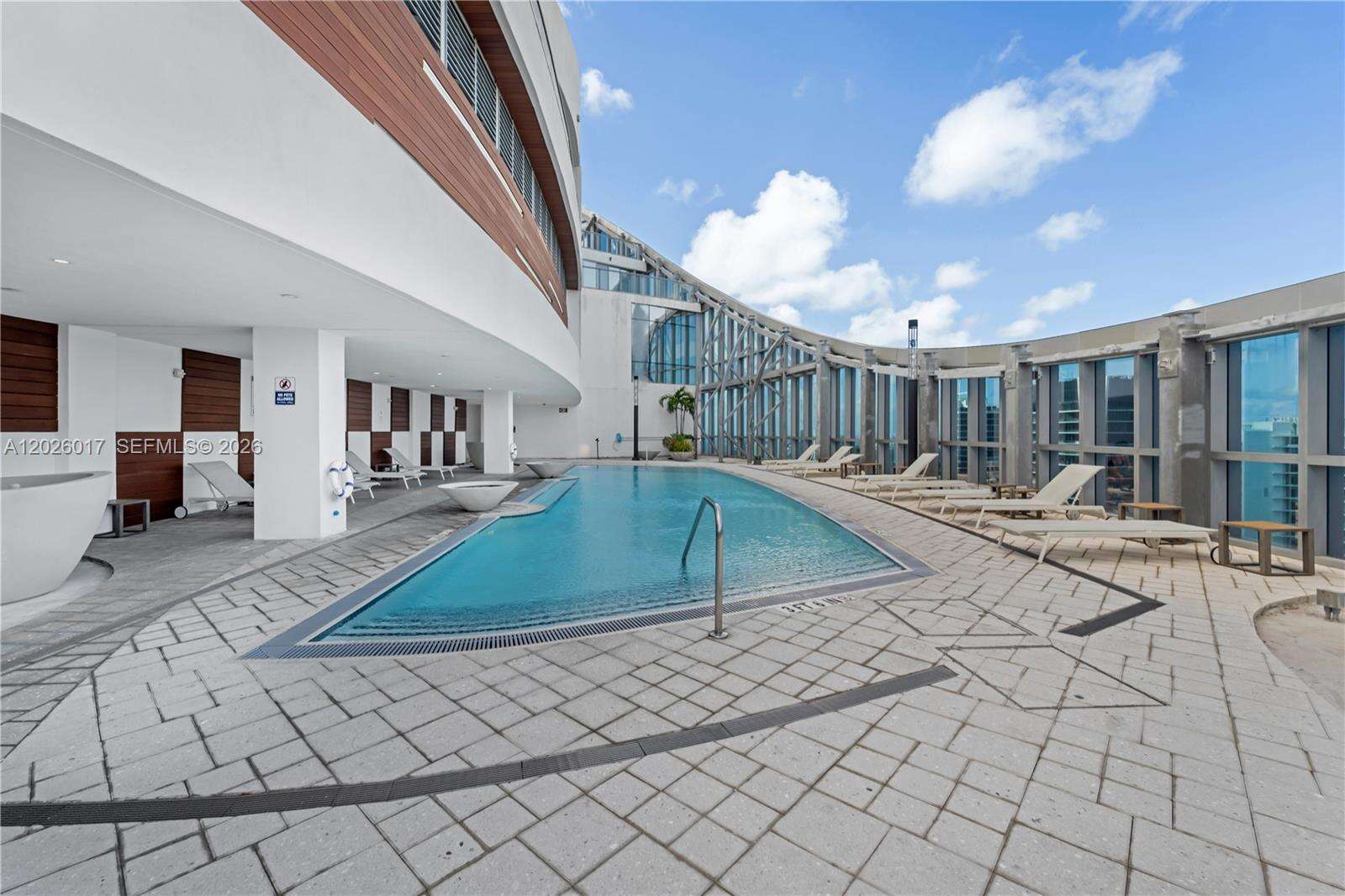 Paramount Miami Worldcenter at 851 1 Ave, Miami, FL 33132 - For Rent photo 90