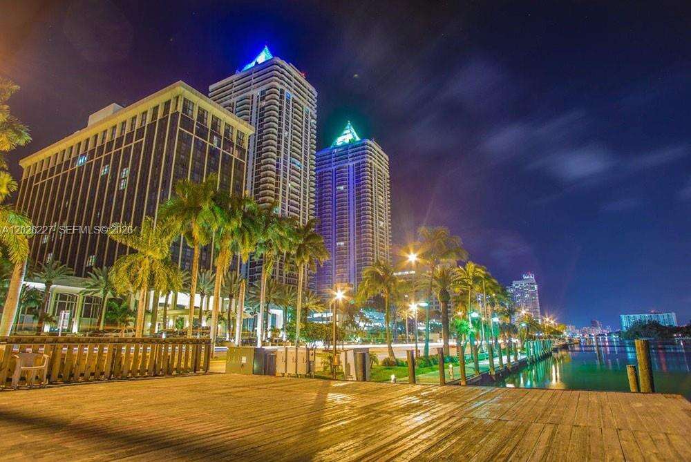 Blue Diamond at 4779 Collins Ave, Miami Beach, FL 33140 - For Rent photo 42