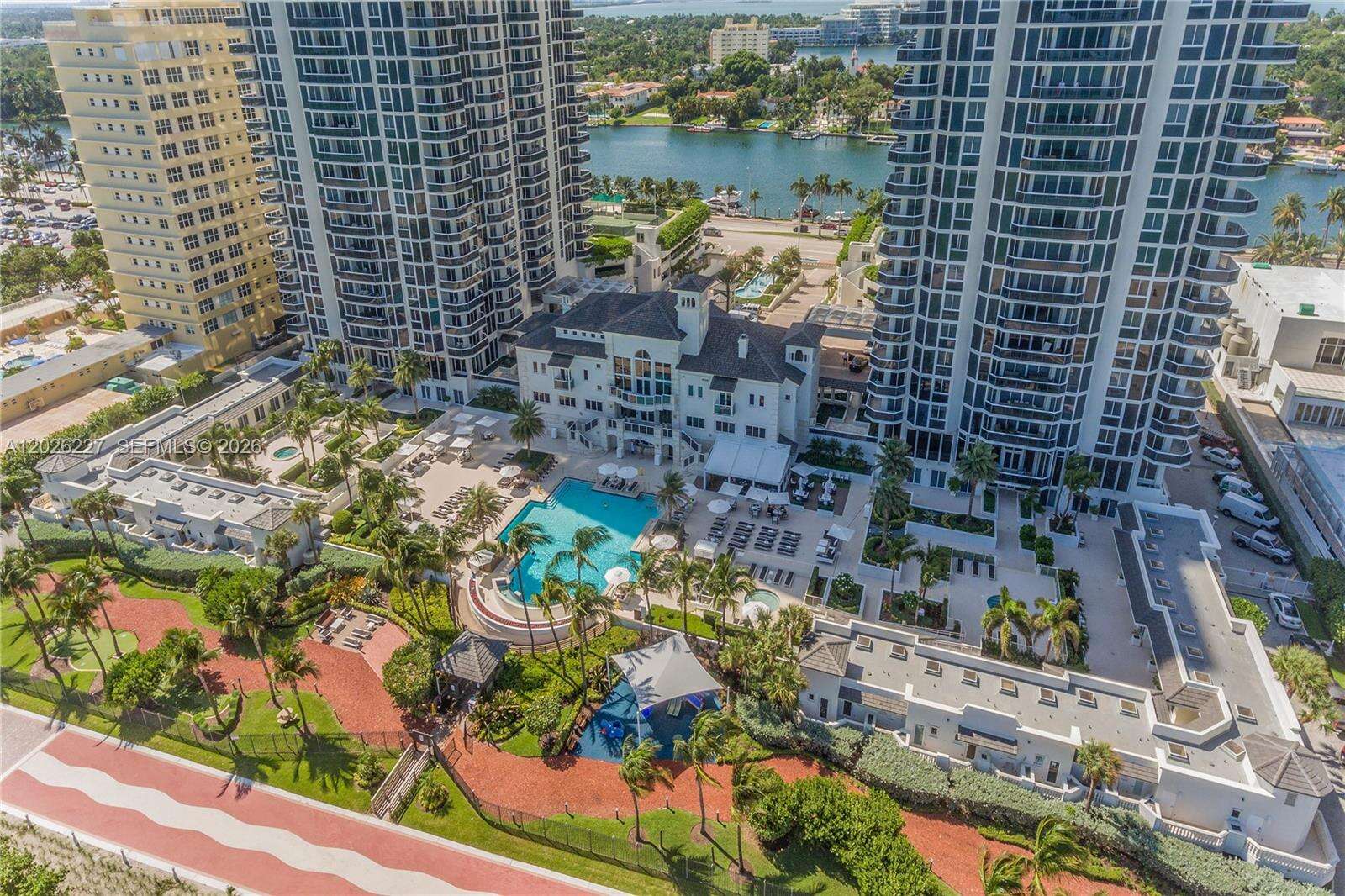Blue Diamond at 4779 Collins Ave, Miami Beach, FL 33140 - For Rent photo 6