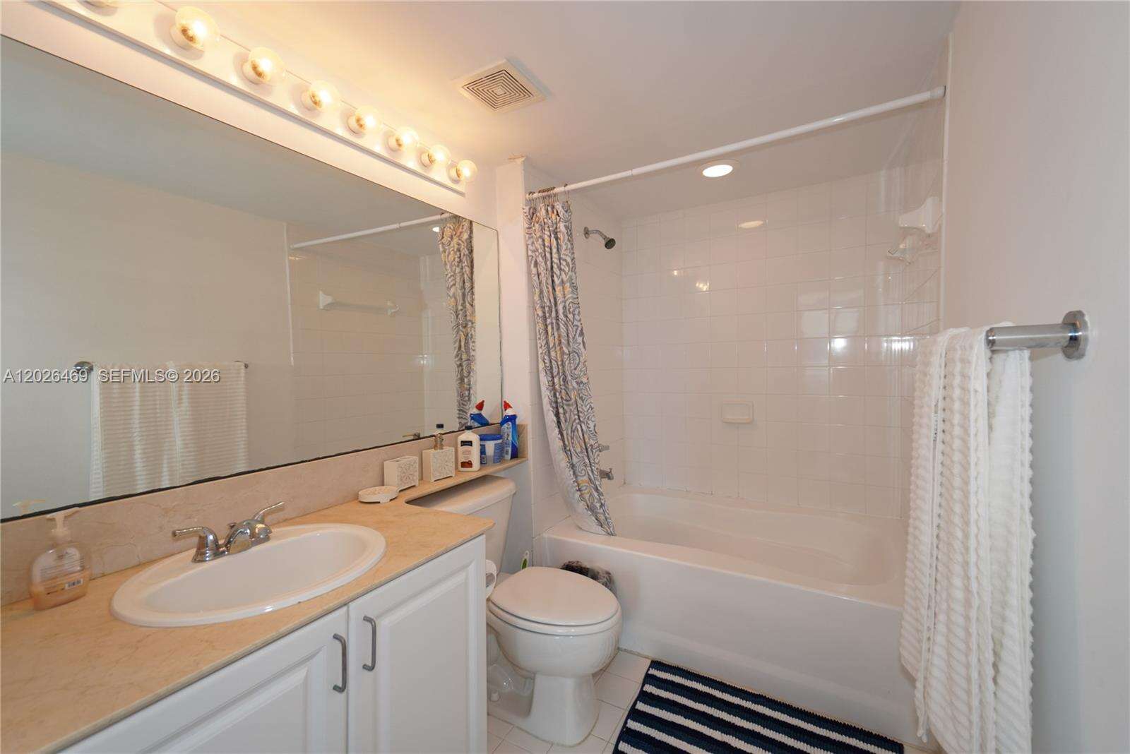 The Mark On Brickell at 1155 Brickell Bay Dr, Miami, FL 33131 - For Rent photo 4