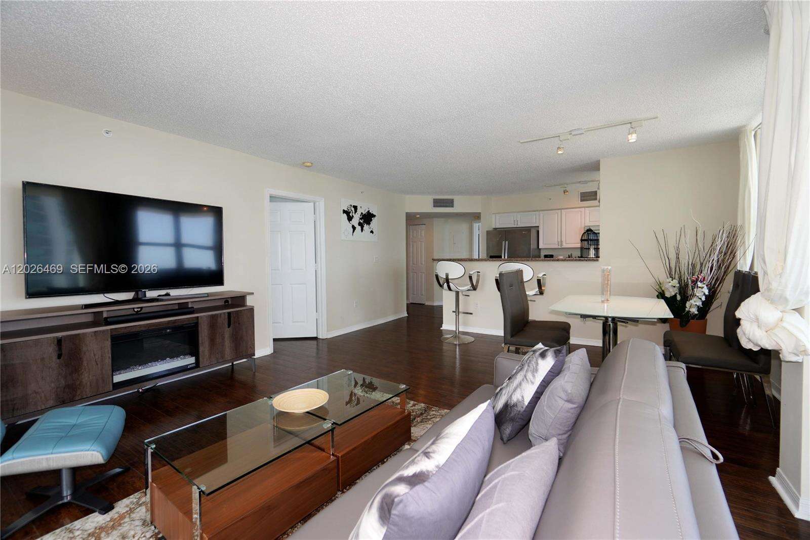 The Mark On Brickell at 1155 Brickell Bay Dr, Miami, FL 33131 - For Rent photo 7
