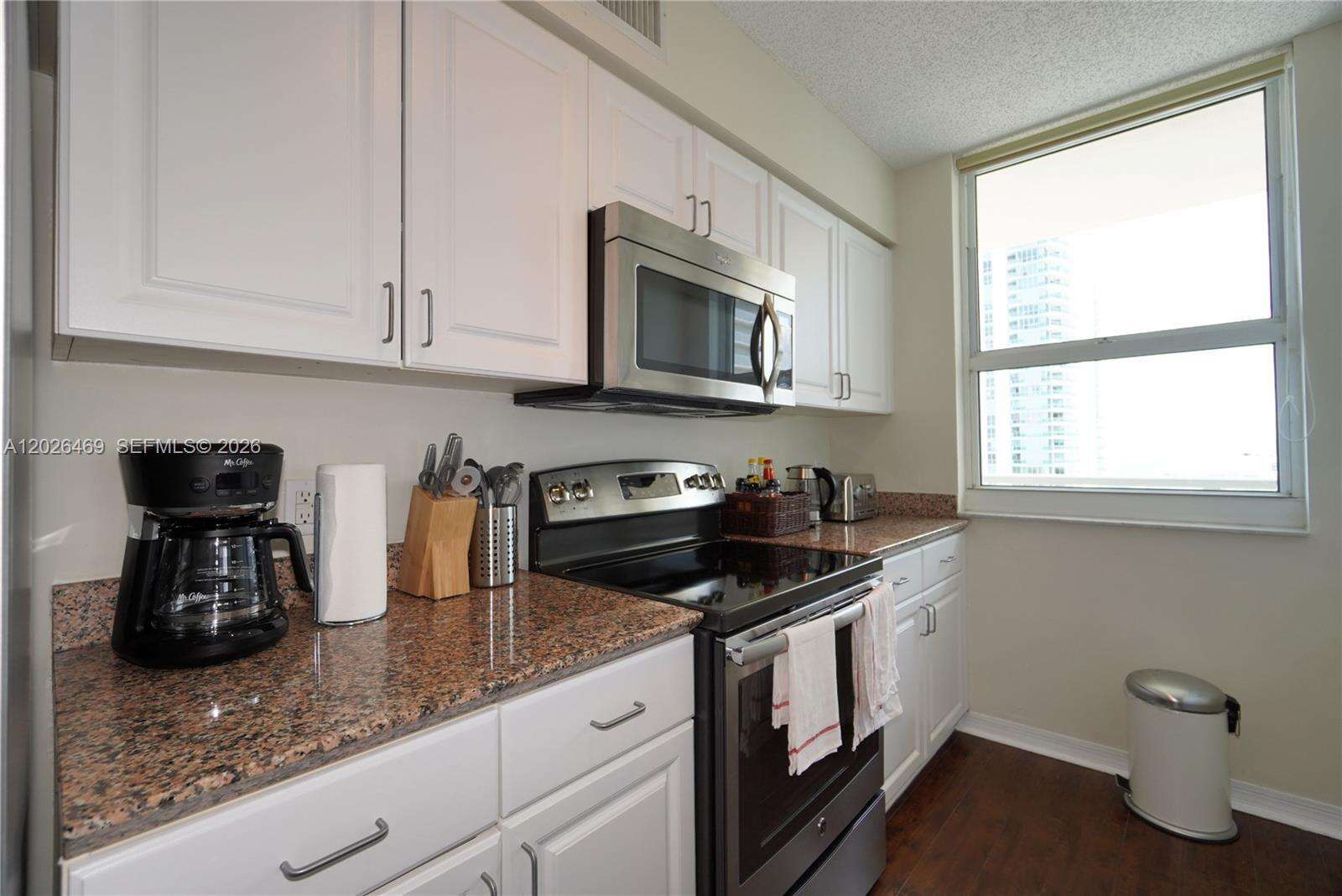 The Mark On Brickell at 1155 Brickell Bay Dr, Miami, FL 33131 - For Rent photo 10