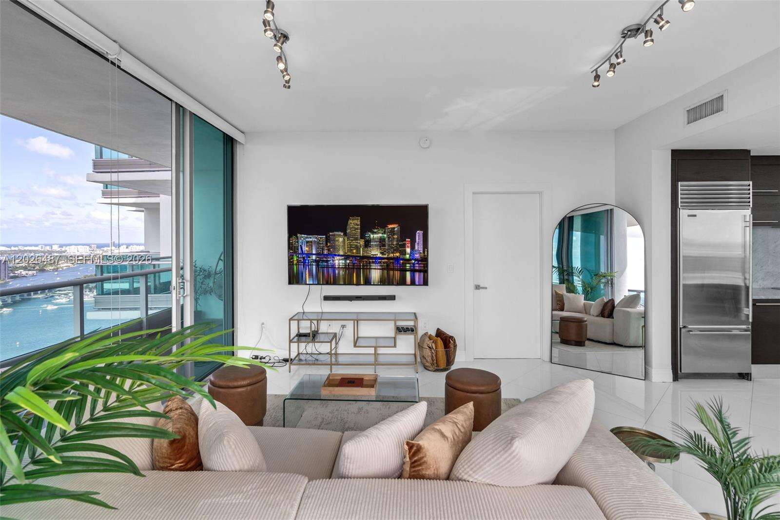900 Biscayne at 900 Biscayne Blvd, Miami, FL 33132 - For Rent photo 3