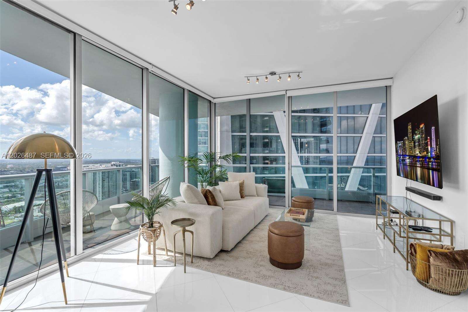 900 Biscayne at 900 Biscayne Blvd, Miami, FL 33132 - For Rent photo 4