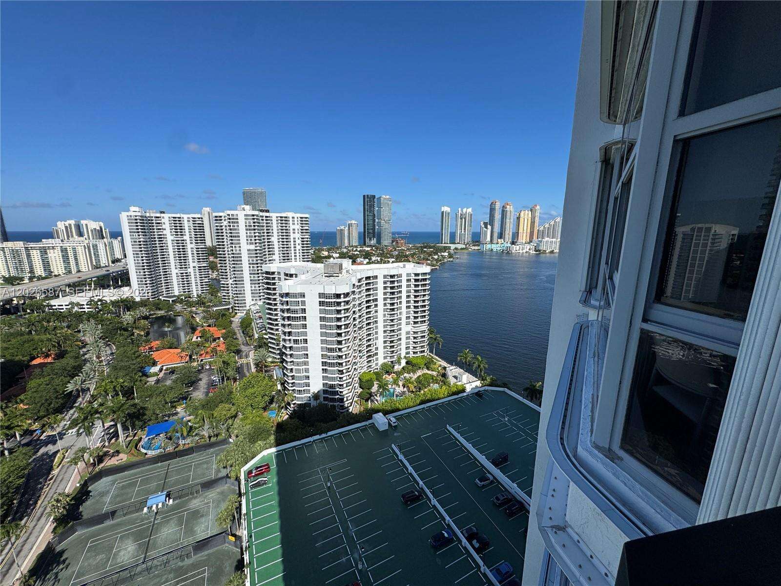 Mystic Pointe Tower 500 at 3530 Mystic Pointe Dr, Aventura, FL 33180 - For Rent photo 4