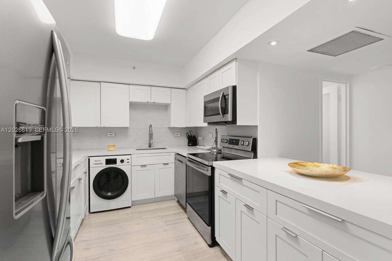 Flamingo South Beach at 1500 Bay Rd, Miami Beach, FL 33139 - For Rent photo 15