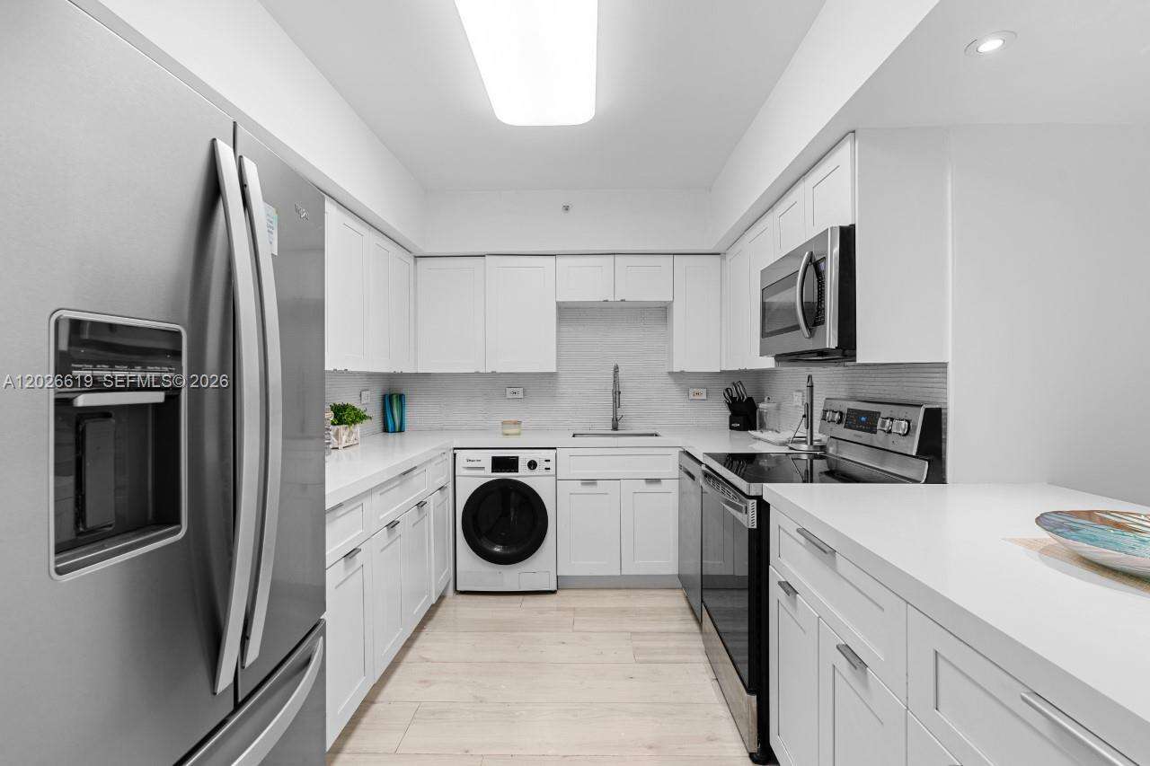 Flamingo South Beach at 1500 Bay Rd, Miami Beach, FL 33139 - For Rent photo 16