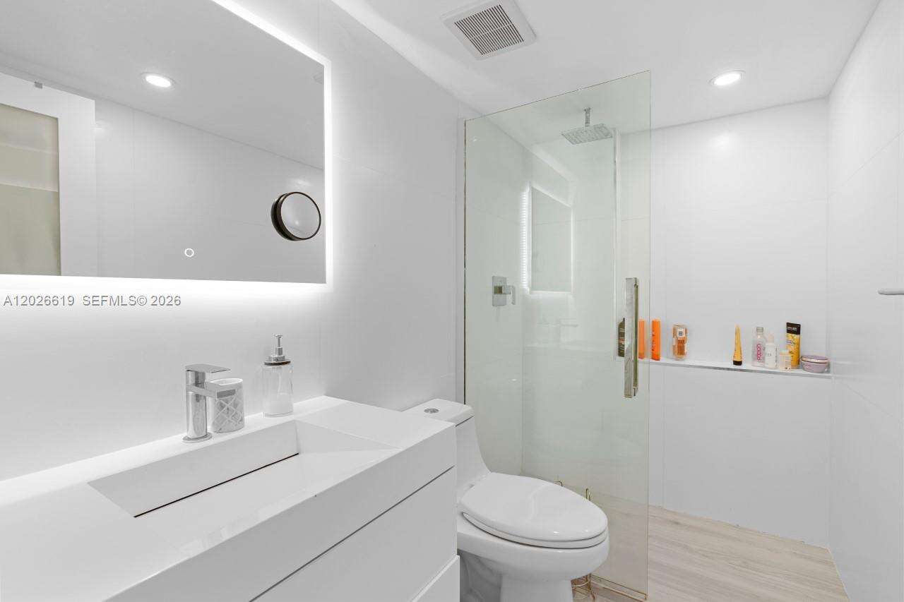 Flamingo South Beach at 1500 Bay Rd, Miami Beach, FL 33139 - For Rent photo 4