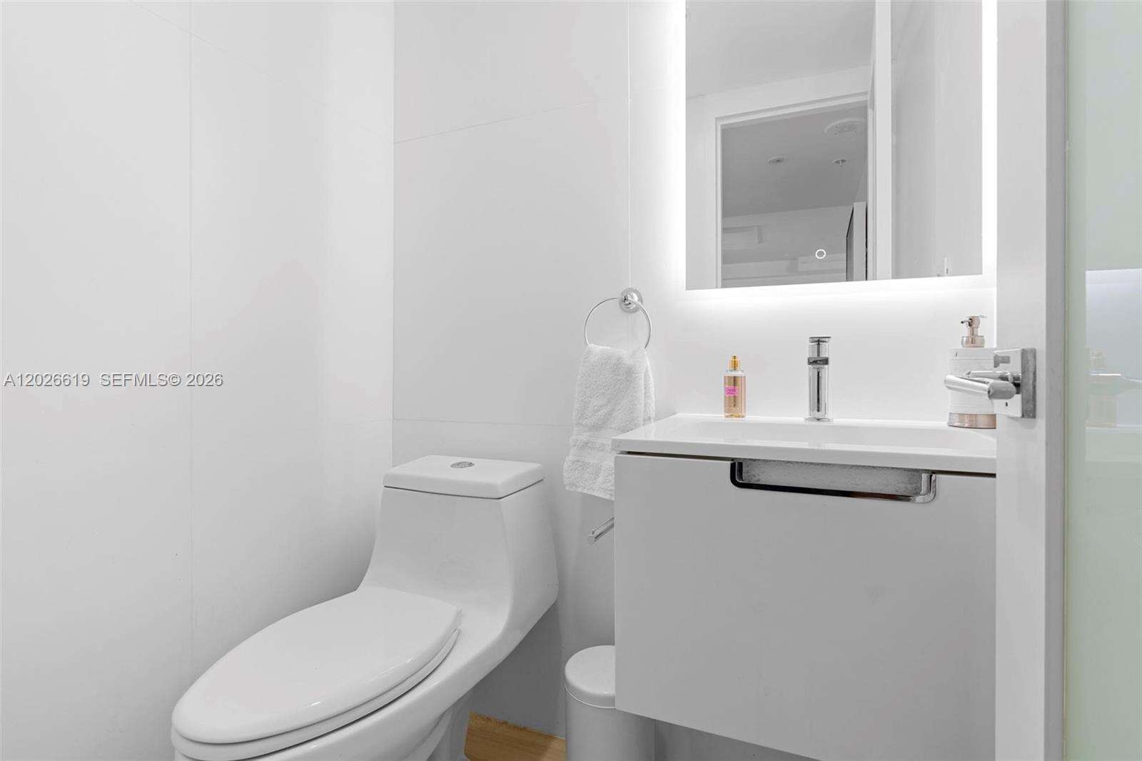 Flamingo South Beach at 1500 Bay Rd, Miami Beach, FL 33139 - For Rent photo 6