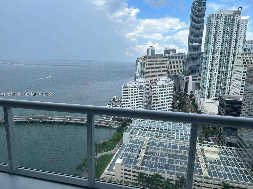 Icon Brickell 2 at 495 Brickell Ave, Miami, FL 33131 - For Rent photo 2
