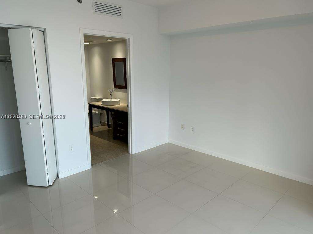Icon Brickell 2 at 495 Brickell Ave, Miami, FL 33131 - For Rent photo 13