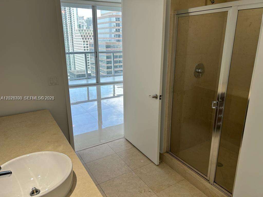 Icon Brickell 2 at 495 Brickell Ave, Miami, FL 33131 - For Rent photo 16