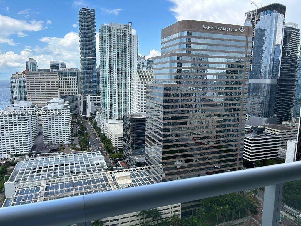Icon Brickell 2 at 495 Brickell Ave, Miami, FL 33131 - For Rent photo 3