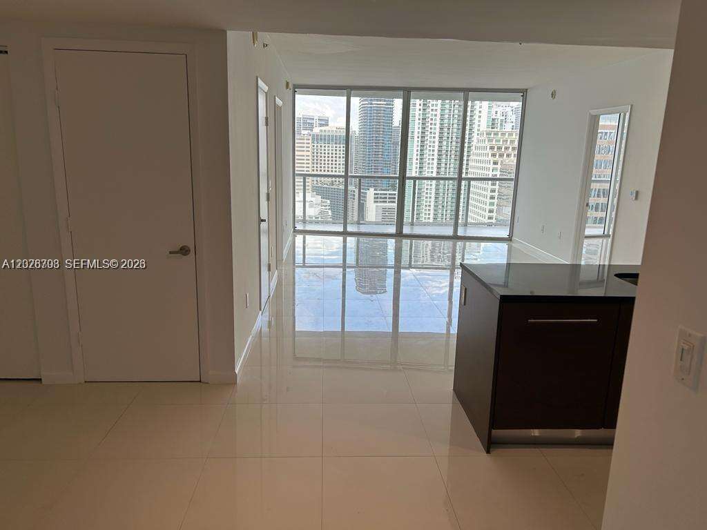Icon Brickell 2 at 495 Brickell Ave, Miami, FL 33131 - For Rent photo 4
