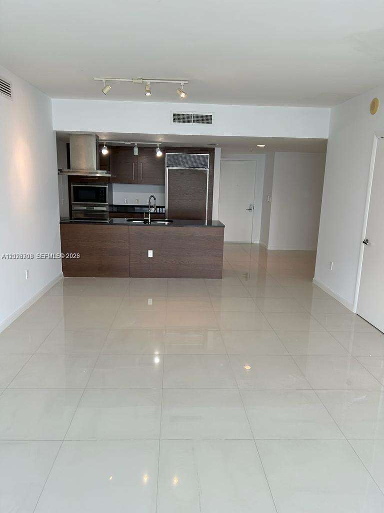Icon Brickell 2 at 495 Brickell Ave, Miami, FL 33131 - For Rent photo 6