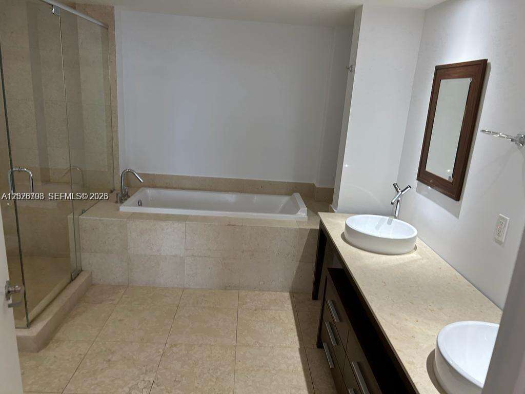 Icon Brickell 2 at 495 Brickell Ave, Miami, FL 33131 - For Rent photo 8