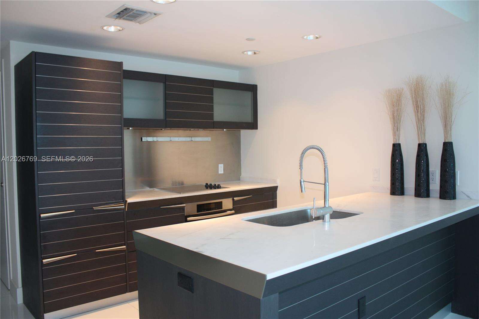 Epic Residences at 200 Biscayne Blvd Way, Miami, FL 33131 - For Rent photo 3