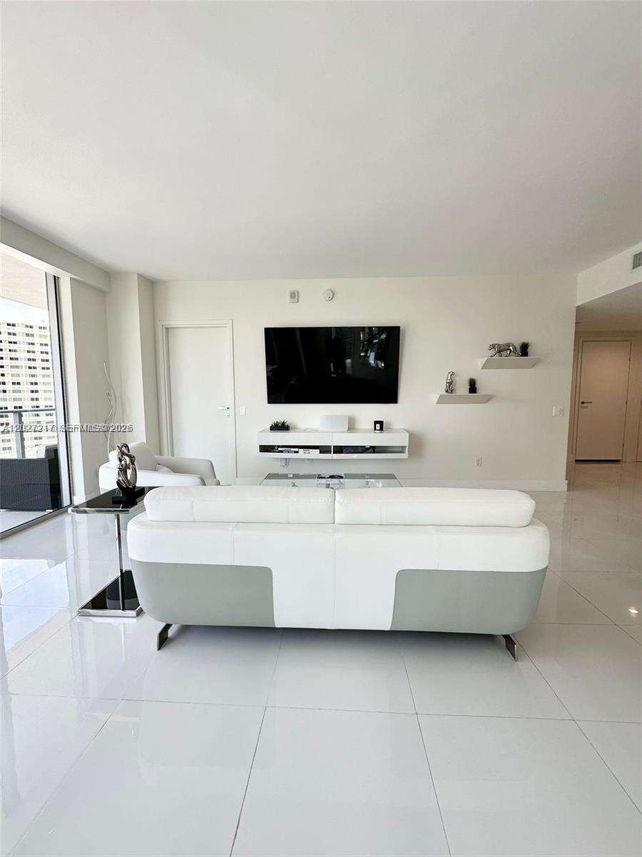 Brickell House at 1300 Brickell Bay Dr, Miami, FL 33131 - For Rent photo 3