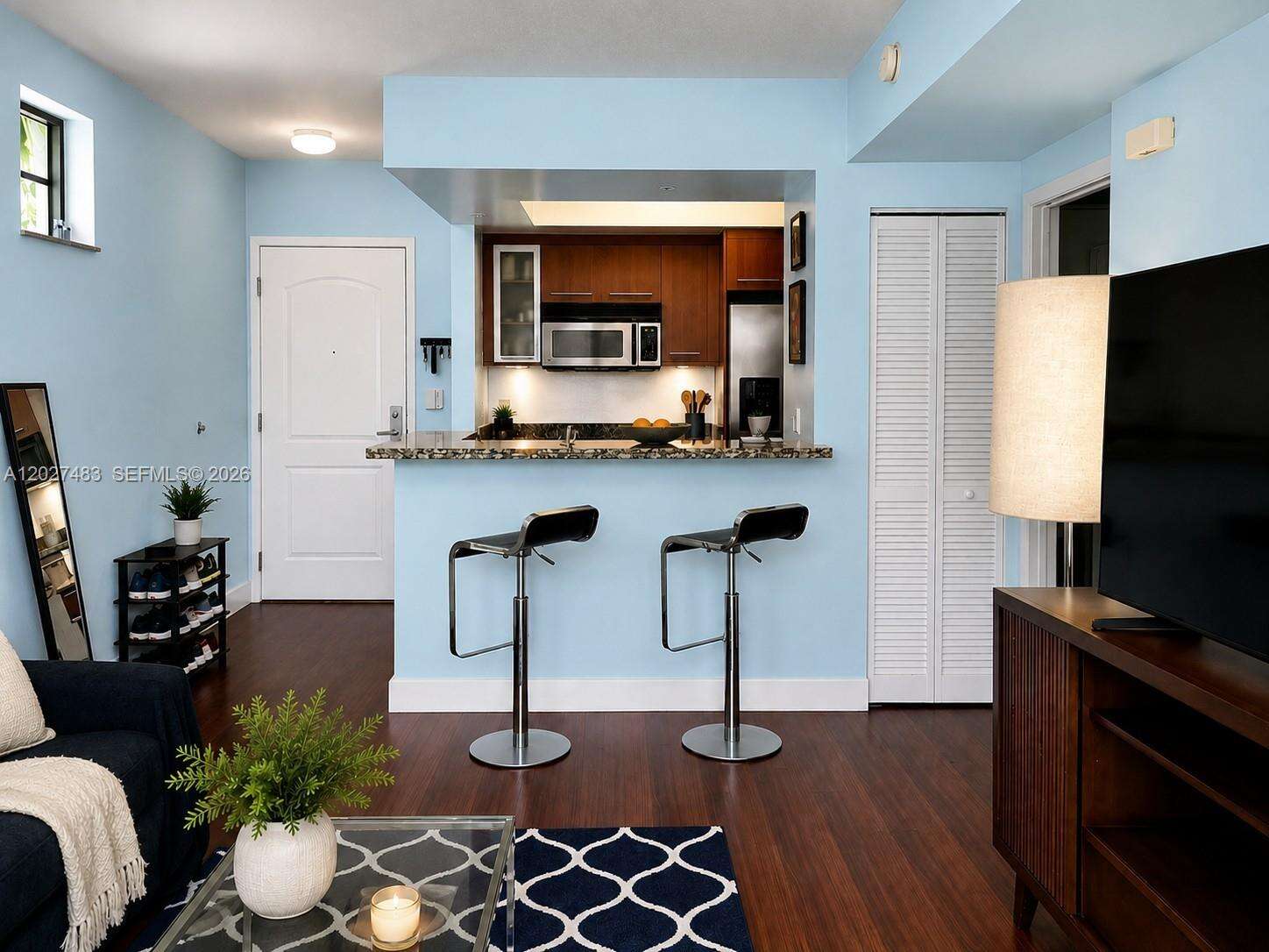 Cosmopolitan at 110 Washington Ave, Miami Beach, FL 33139 - For Rent photo 2