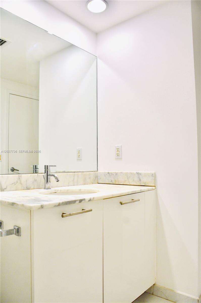 The Plaza On Brickell West at 951 Brickell, Miami, FL 33131 - For Rent photo 3