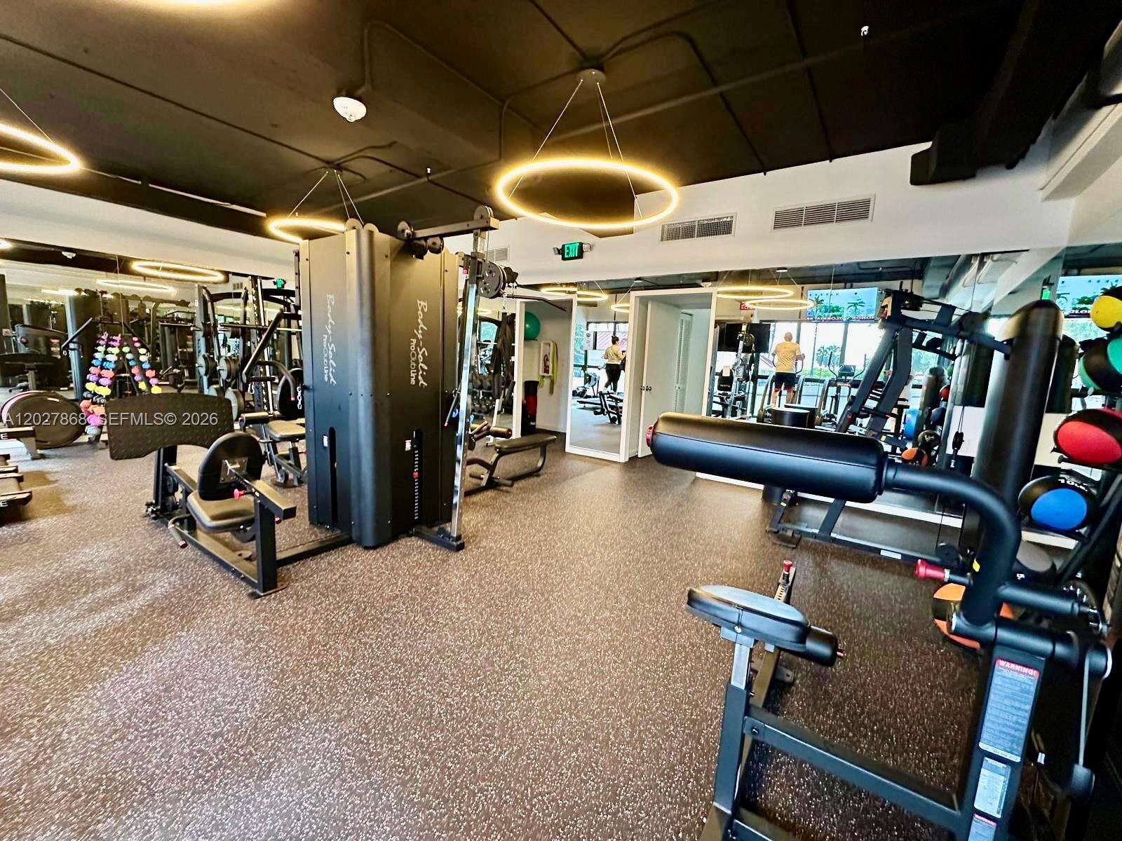 Club Atlantis at 2555 Collins Ave, Miami Beach, FL 33140 - For Rent photo 24