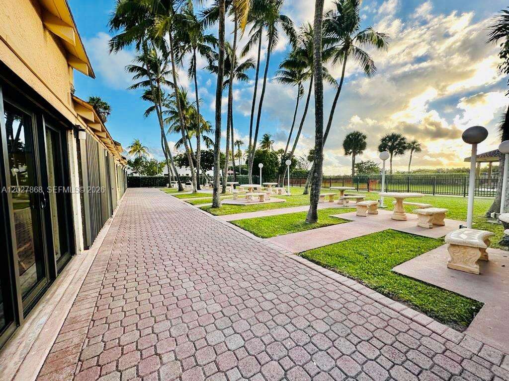 Club Atlantis at 2555 Collins Ave, Miami Beach, FL 33140 - For Rent photo 26