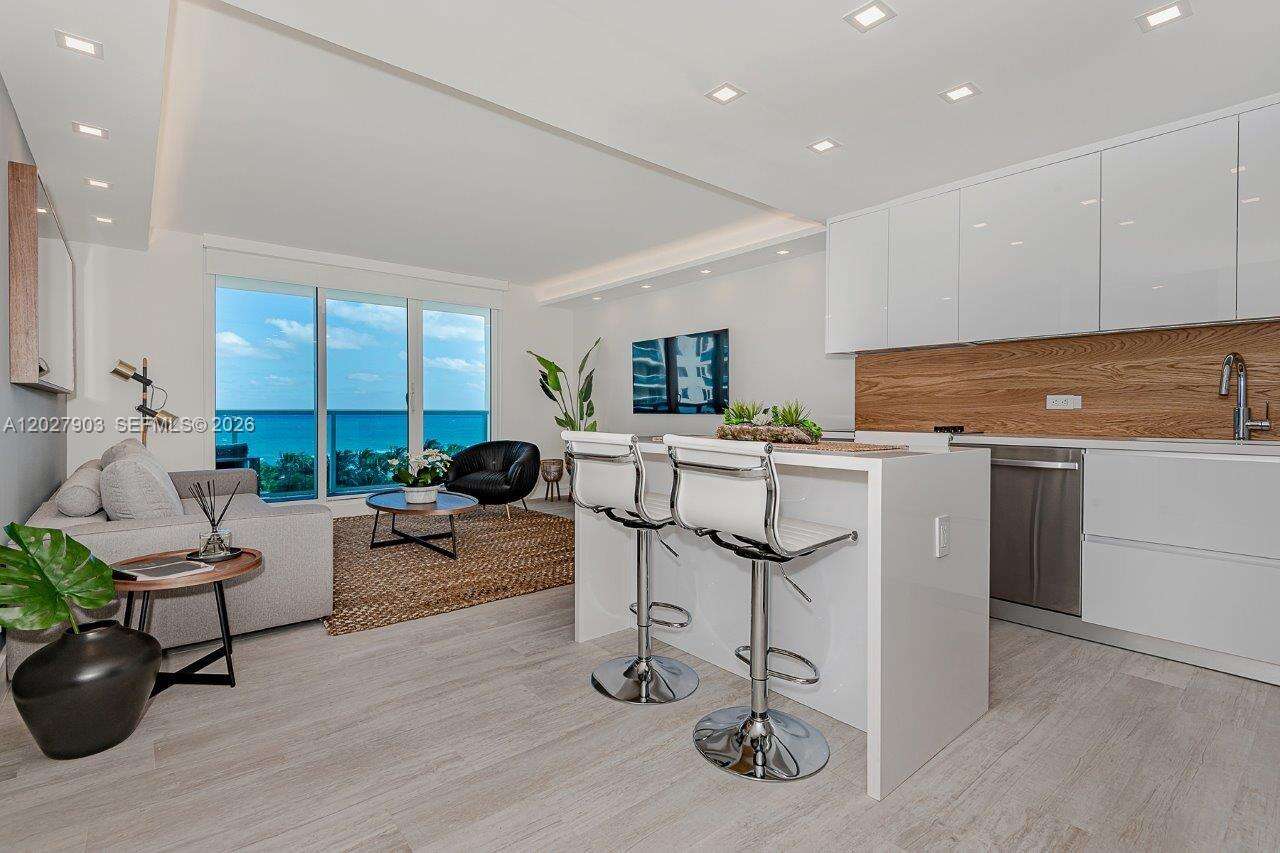 Roney Palace at 2301 Collins Ave, Miami Beach, FL 33139 - For Rent photo 15
