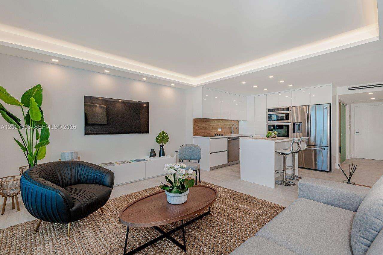 Roney Palace at 2301 Collins Ave, Miami Beach, FL 33139 - For Rent photo 3