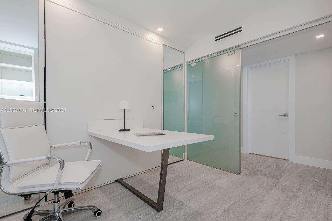Roney Palace at 2301 Collins Ave, Miami Beach, FL 33139 - For Rent photo 21