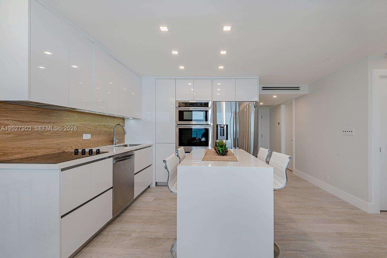 Roney Palace at 2301 Collins Ave, Miami Beach, FL 33139 - For Rent photo 23