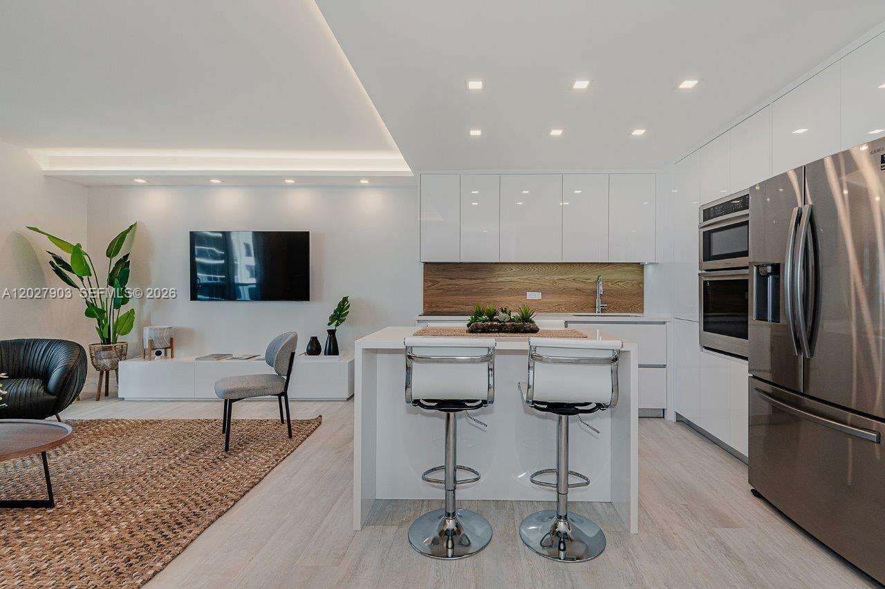 Roney Palace at 2301 Collins Ave, Miami Beach, FL 33139 - For Rent photo 24