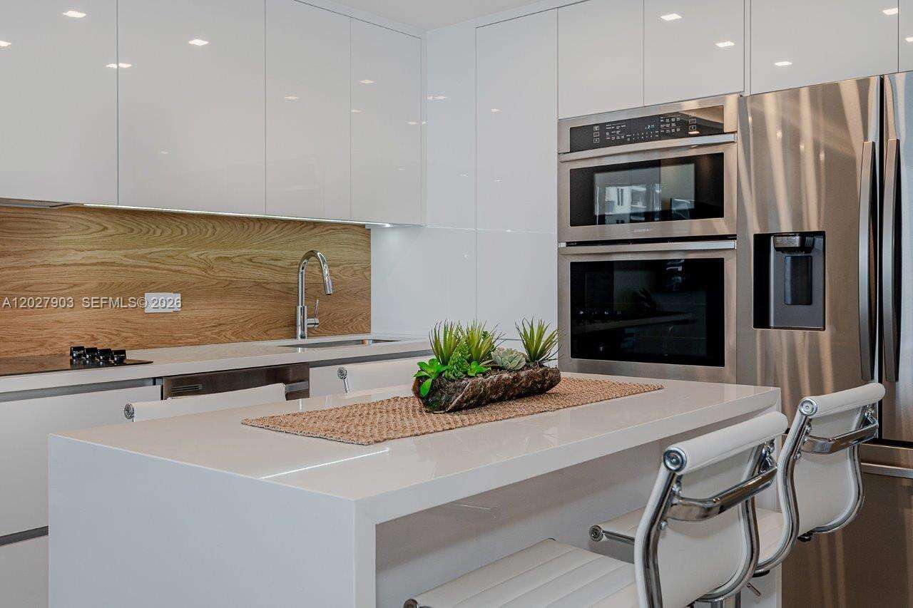 Roney Palace at 2301 Collins Ave, Miami Beach, FL 33139 - For Rent photo 25