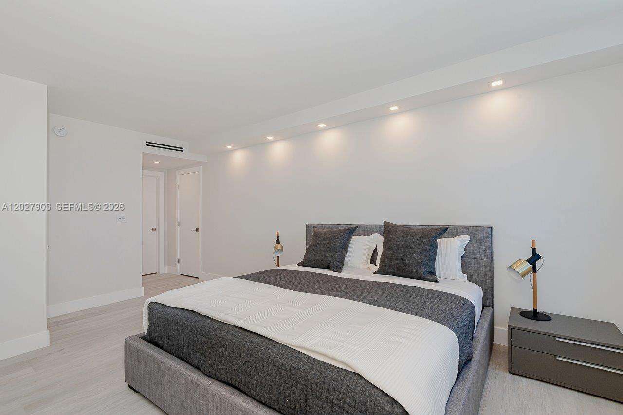 Roney Palace at 2301 Collins Ave, Miami Beach, FL 33139 - For Rent photo 27