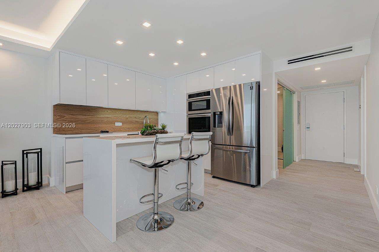 Roney Palace at 2301 Collins Ave, Miami Beach, FL 33139 - For Rent photo 5