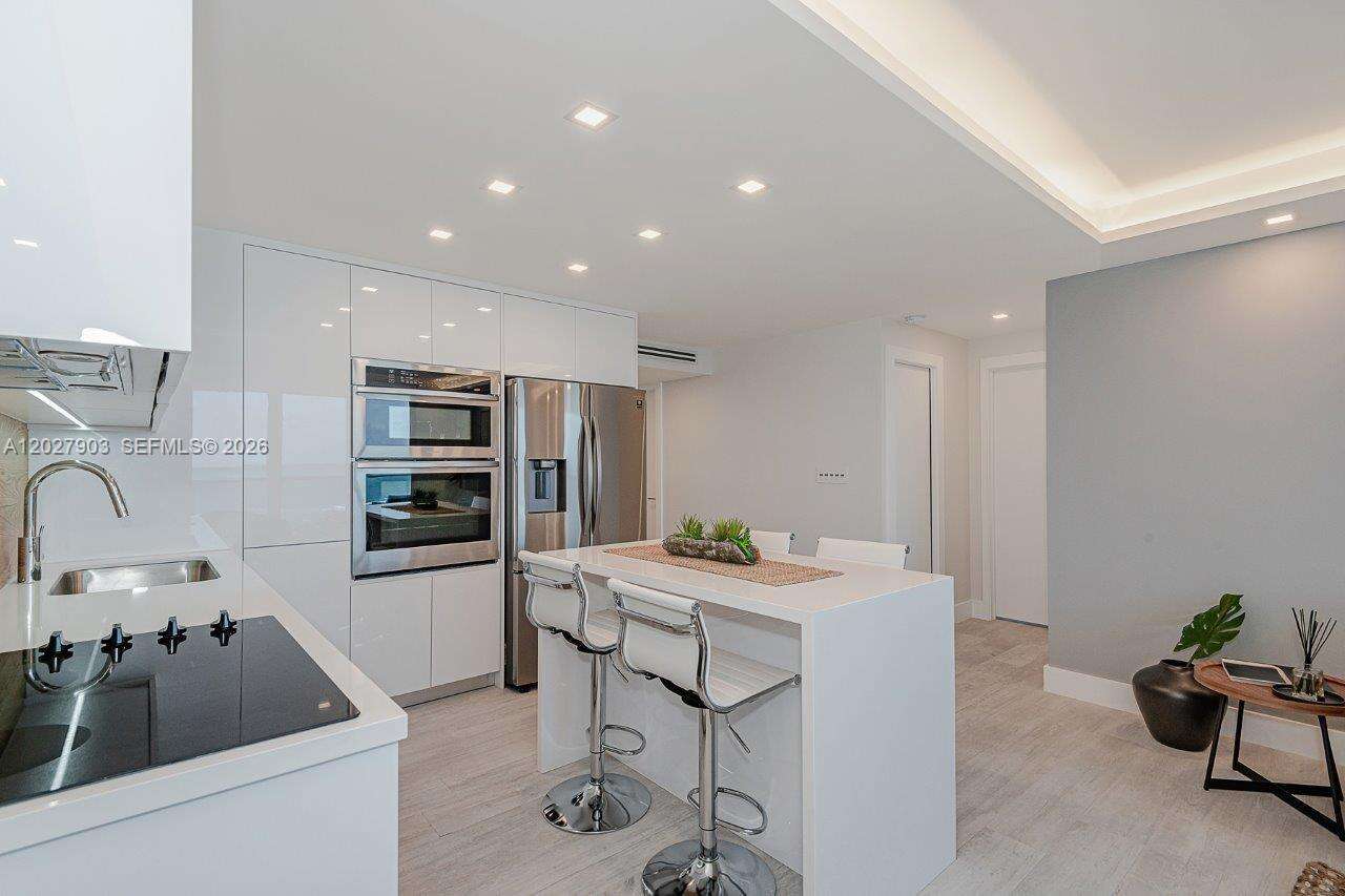 Roney Palace at 2301 Collins Ave, Miami Beach, FL 33139 - For Rent photo 6