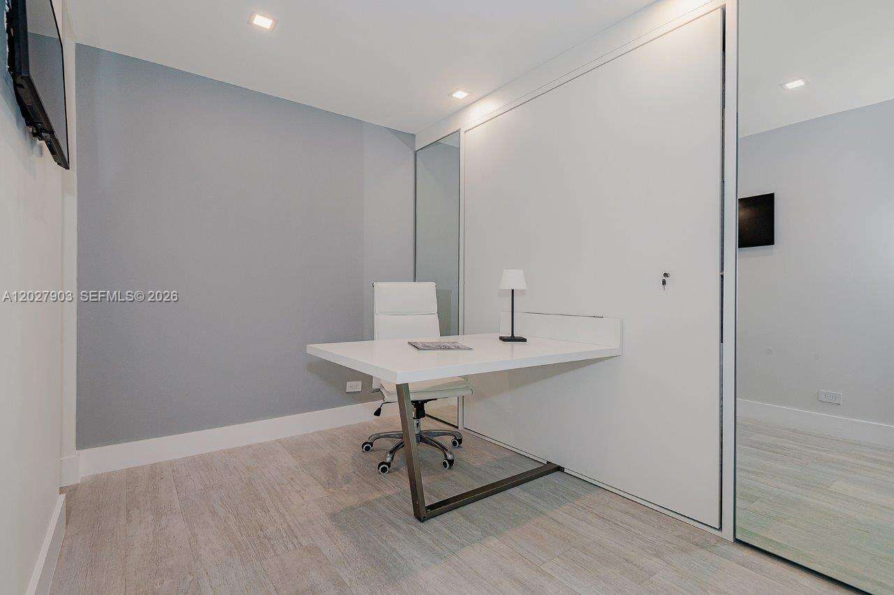 Roney Palace at 2301 Collins Ave, Miami Beach, FL 33139 - For Rent photo 7