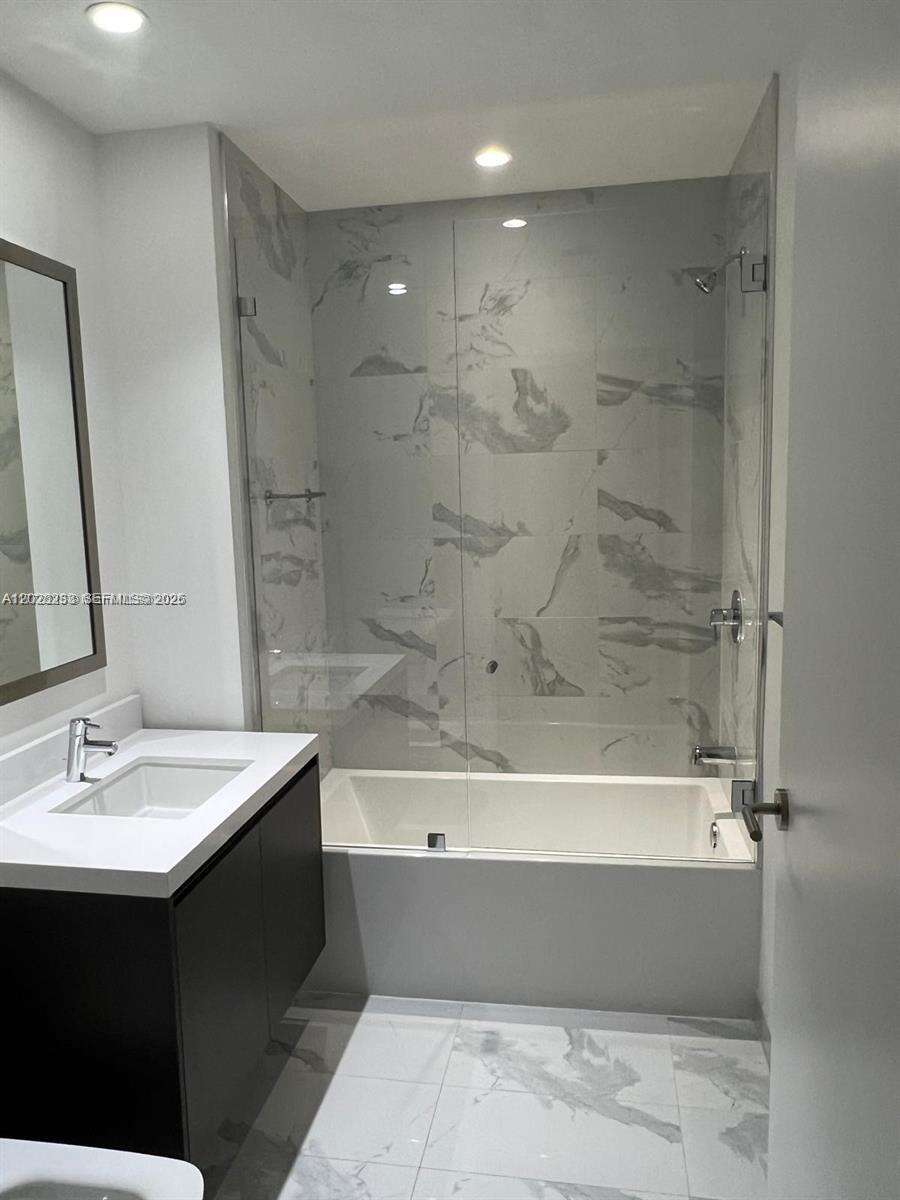 Paramount Miami Worldcenter at 851 1 Ave, Miami, FL 33132 - For Rent photo 14