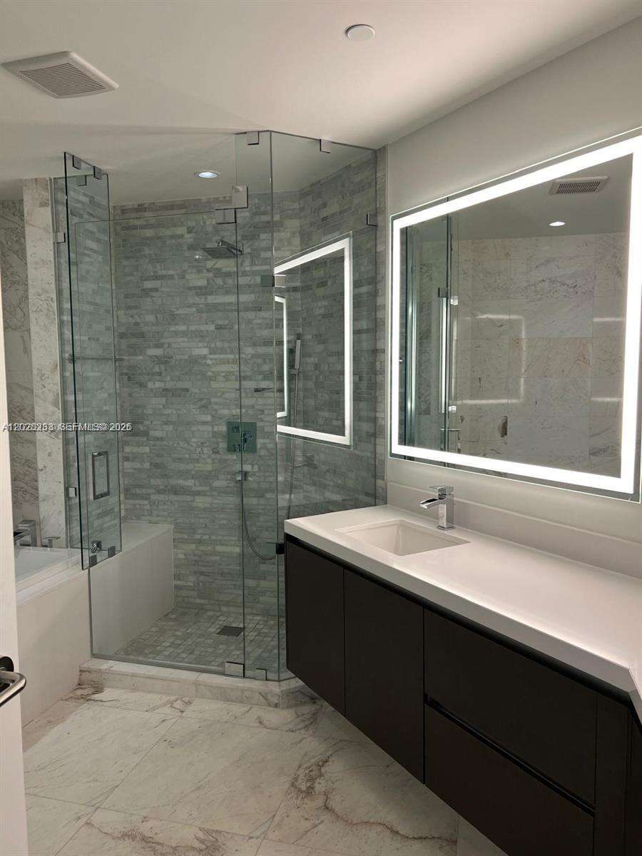 Paramount Miami Worldcenter at 851 1 Ave, Miami, FL 33132 - For Rent photo 16