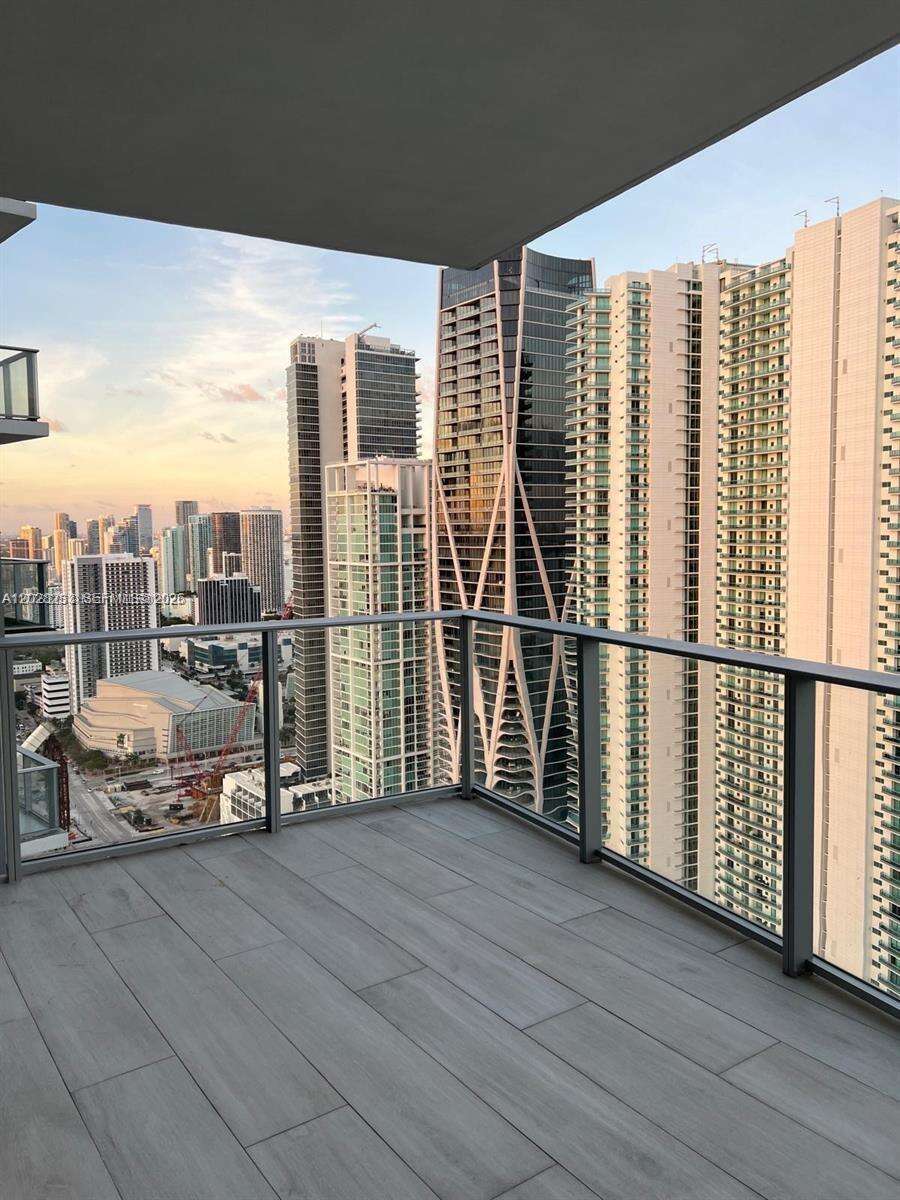 Paramount Miami Worldcenter at 851 1 Ave, Miami, FL 33132 - For Rent photo 21