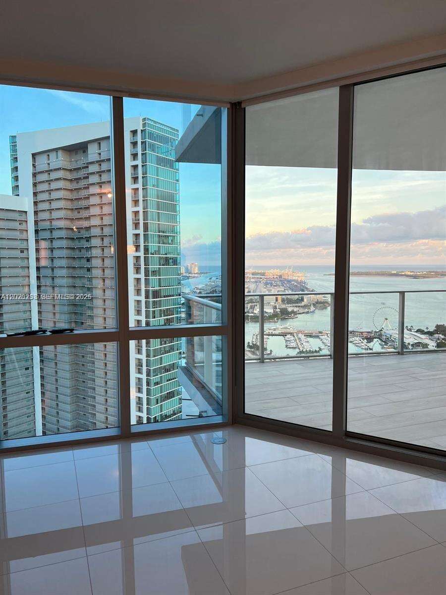Paramount Miami Worldcenter at 851 1 Ave, Miami, FL 33132 - For Rent photo 22
